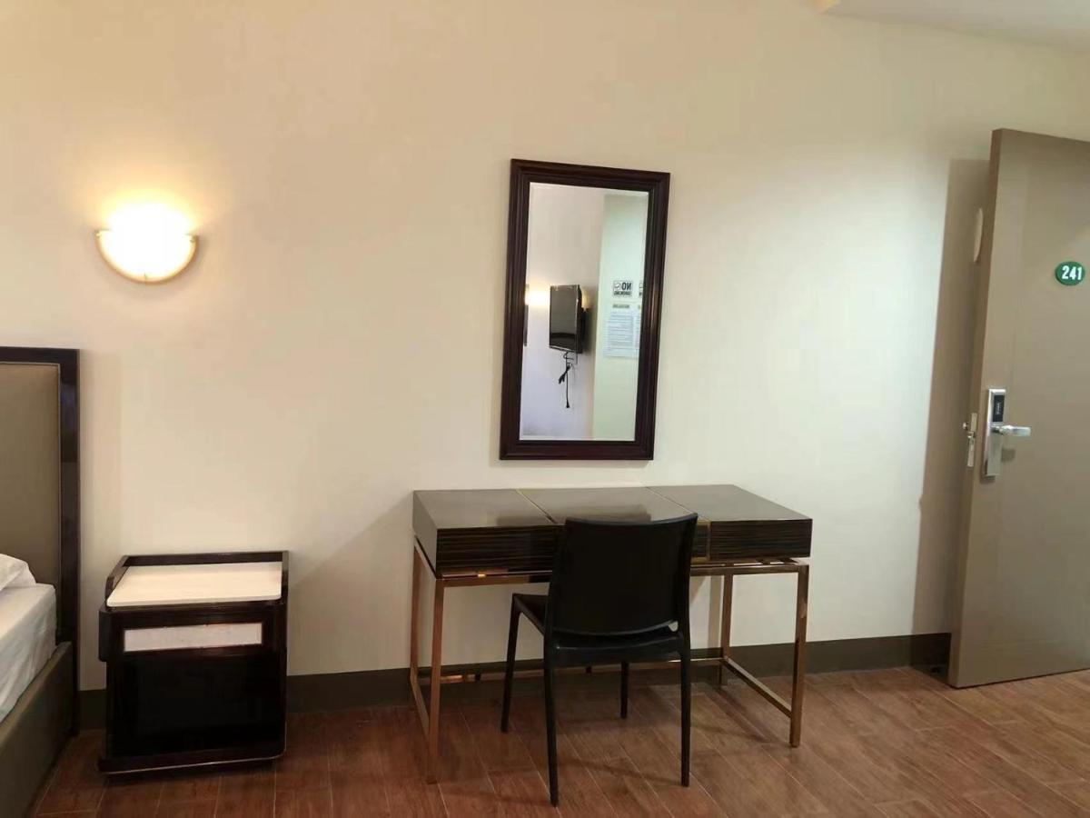 Meaco Royal Hotel- Aparri Camalaniugan エクステリア 写真